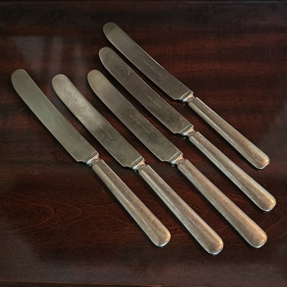 Vintage Montana Silver Silver Plated Dinner Knives Set of Five Flatware Dining - Picture 1 of 5